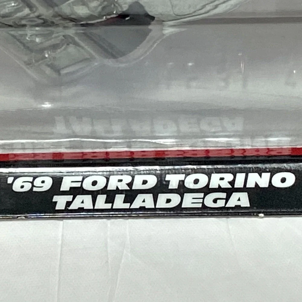 Hot Wheels Premium '69 Ford Torino Talladega & '66 Chevelle 2-Pack 1:64 Die-cast